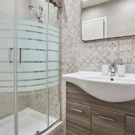 Il-girna- Modern Seaside