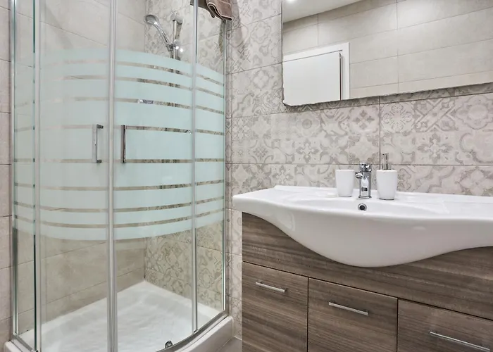 Il-girna- Modern Seaside