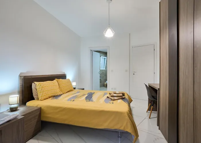 Il-girna- Modern Seaside