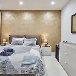 Il-girna- Modern Seaside Apartman Marsaskala
