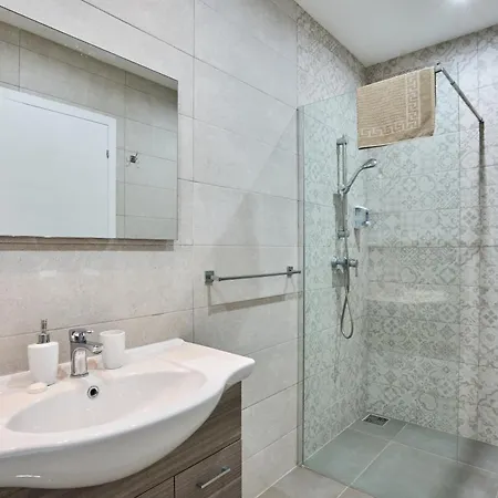 Apartmán Il-girna- Modern Seaside *