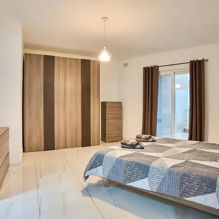 Apartamento Il-girna- Modern Seaside Marsaskala