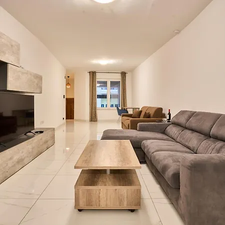 Il-girna- Modern Seaside Daire