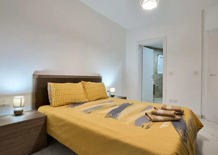 Il-girna- Modern Seaside Daire