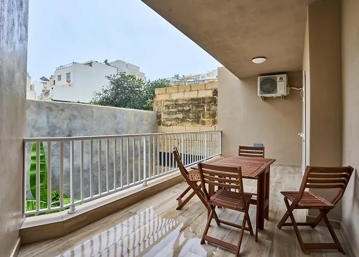 Daire Il-girna- Modern Seaside Marsaskala