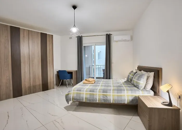 Il-girna- Modern Seaside * Marsaskala